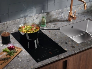 Варочная поверхность Electrolux индукционная, 30см, Домино, черный №7