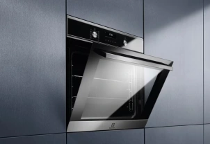 Духовой шкаф Electrolux электрический, 65л, A+, дисплей, конвекция, пиролиз, телескопические направляющие, черный №3