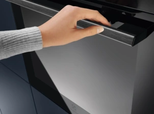 Духовой шкаф Electrolux электрический, 72л, A+, дисплей, конвекция, пиролиз, телескопические направляющие, черный №6