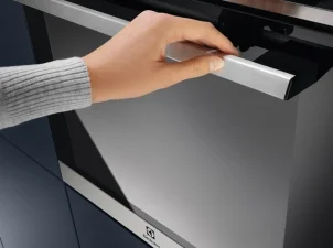 Духовой шкаф Electrolux электрический, 72л, A+, пар, дисплей, конвекция, пиролиз, телескопические направляющие, черный №6