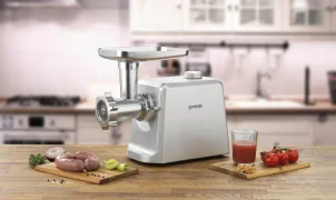 М'ясорубка Gorenje, 2500Вт, 2.4кг/хв, 3 решітки, насадка для ковбас, кеббе, томатів, 3 терки, пластик/метал, білий №3