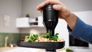 М'ясорубка Bosch, 2100Вт, 3.5кг/хв, 2 решітки, насадка для ковбас, кеббе, соковижималка, пластик, чорний №9