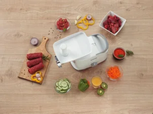 Мясорубка Gorenje, 1800Вт, 2.1кг/мин, 2 решетки, насадка для колбас, кеббе, томатов, 3 терки, пластик/металл, белый №11