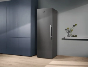 Морозильная камера Electrolux, 186x60х65, 280л, А++, NF, инв., дисплей, нерж №3
