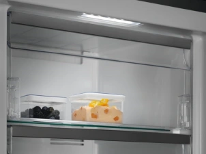 Морозильная камера Electrolux, 186x60х65, 280л, А++, NF, инв., дисплей, нерж №6
