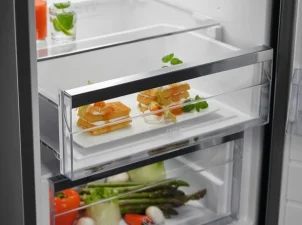 Холодильна камера Electrolux, 186x60х65, 358л, А++, ST, диспл внутр., зона св-ті, нерж №8
