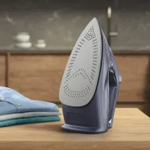 утюг Electrolux, 2500Вт, 330мл, паровой удар 200гр, керам. подошва, голубой