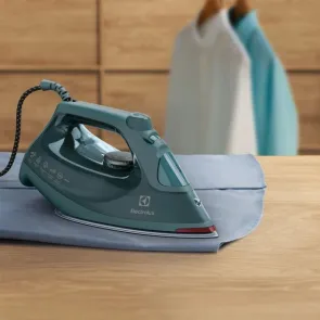 утюг Electrolux, 2600Вт, 330мл, паровой удар 210гр, керам. подошва, зеленый №6