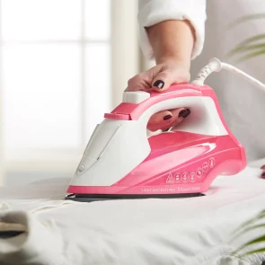 Праска Russell Hobbs Light & Easy Pro, 2600Вт, 240мл, паровий удар -130гр, постійна пара - 40гр, керам. підошва, біло-рожевий №9