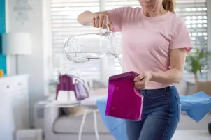 Праска-парогенератор Gorenje, 2800Вт, 1700мл, паровий удар -140гр, мех.упр., керам. підошва, бордовий №11