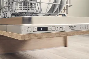 Посудомоечная машина Hotpoint встроенная, 10компл., A+++, 45см, дисплей, инвертор, 3й корзина, белая №4