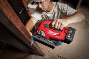 Лобзик аккумуляторный MILWAUKEE, M18 FJS-0X (+ холст, адаптер, кожух, насадка, накладка подошвы, HD №8