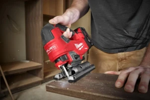 Лобзик аккумуляторный MILWAUKEE, M18 FJS-0X (+ холст, адаптер, кожух, насадка, накладка подошвы, HD №10
