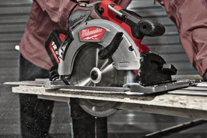Циркулярная пила MILWAUKEE M18 FCSG66-0 FUEL 190мм по дереву и пластику №8