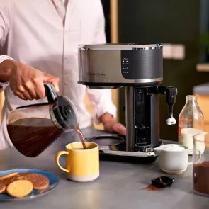 Кофеварка Russell Hobbs капельная Attentiv Coffee Bar 1.5л, молотая, LED-дисплей, черно-металл №9