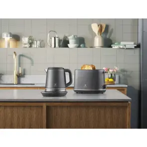 Электрочайник Electrolux 1.7л, Strix, металл, поддержка температуры, черный матовый №8