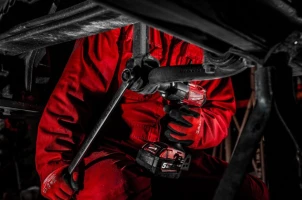 Гайкокрут імпульсний компактний 1/2" (881 Нм) з фрикційним кільцем MILWAUKEE M18 FMTIW2F12-502X , (+ заряд.пристрій, 2 акум., HD №18