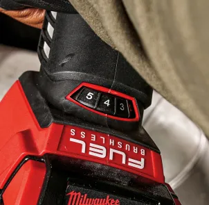 Угловая шлифмашина аккумуляторная MILWAUKEE, M18 FSAGV125XB-0, диаметр 125 мм (3500 8500 об/мин) (+ защитный кожух, антивибр №5