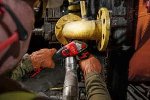 Шлифмашина угловая аккумуляторная MILWAUKEE, M18 FSAG125XB-502X, диаметр 125мм (+2 аккумулятора, зарядное устройство, защитный кожух, №24