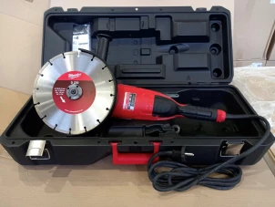 Кутова шліфувальня машина MILWAUKEE 230 мм AG22-230DMS-DSET (+ захисний кожух, бокова рукоятка, фланець, фланцева гайка, кабель, №3