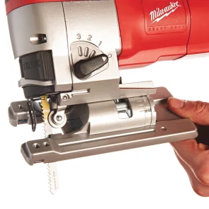 Лобзик MILWAUKEE, JSPE 135 TX, 750Вт (+ полотна 5 шт., перехідник, кабель 4 м, насадка проти сколів, щиток від пилу, знімна плас №8