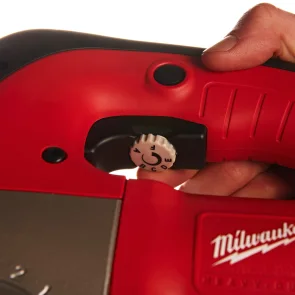 Лобзик MILWAUKEE, JSPE 135 TX, 750Вт (+ полотна 5 шт., перехідник, кабель 4 м, насадка проти сколів, щиток від пилу, знімна плас №9