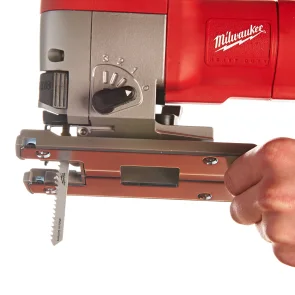 Лобзик MILWAUKEE, JSPE 135 TX, 750Вт (+ полотна 5 шт., перехідник, кабель 4 м, насадка проти сколів, щиток від пилу, знімна плас №13