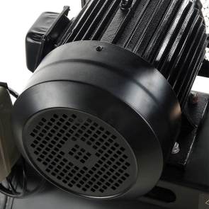 Компресор трьохциліндровий пасовий OFBD-200X 8Бар 7.5кВт 1050л/хв 200л 380В (2 крана) + Олива 1л APRO №10