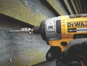 Набор бит и насадок DeWALT "IMPACT TORSION", ударные, Pz2, L = 50 мм, 2 шт + магнитный держатель шурупов №6