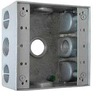 Коробка распределительная металлическая без крышки e.industrial.pipe.db.thread.5.1/2" с 5 резьбовыми вводами 1/2" №1