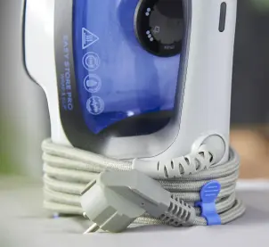 Праска Russell Hobbs Easy Store Pro, 2400Вт, 320мл, паровий удар -180гр, постійна пара - 45гр, зберігання шнура, керам. підошва, біло-синій №8
