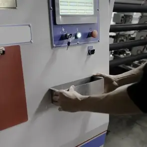 Висічка із двосторонньої стрічки MAXPOWER 16х 20мм х 20мм чорна (блістер) №4