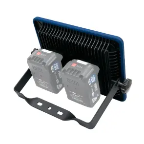 Акумуляторний гібридний прожектор на штативі PROFI-TEC PT11500G POWERLine (без акумулятора та зарядного пристрою) №8