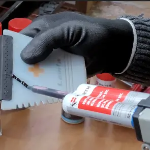 Клей WURTH Replast Me 210 секунд для пластика черный 50 мл №3