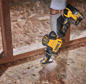 Пила шабельна акумуляторна DeWALT, 18В XR Li-lon, безщіткова, 0 - 2800 ход/хв, величина ходу 16 мм, вага 1.43 кг, без акумуляторів і ЗП, TSTAK №9