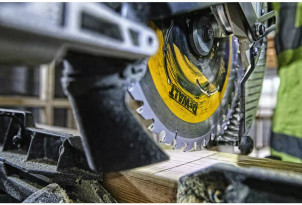 Пила торцювальна акумуляторна безщіткова DeWALT DCS727N №6