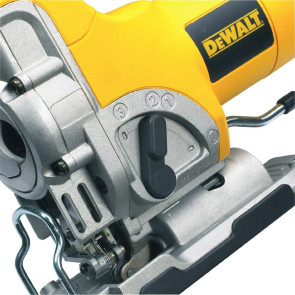 Пила лобзиковая сетевая DeWALT, 701 Вт, 0 - 3100 ход / мин, максимальная глубина пропила (дерево) - 130 мм, вес 2.6 кг, чемодан TSTAK №4